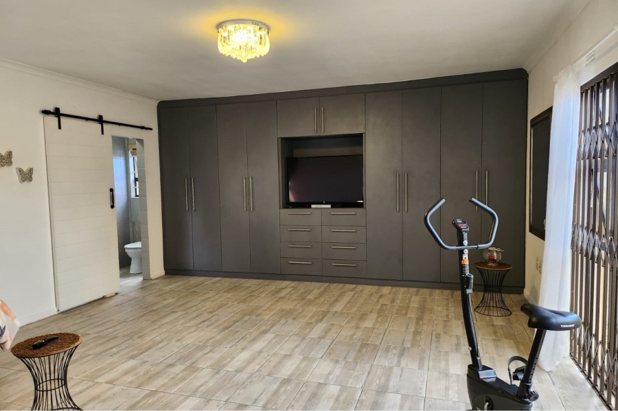 4 Bedroom Property for Sale in Bardale Village Western Cape